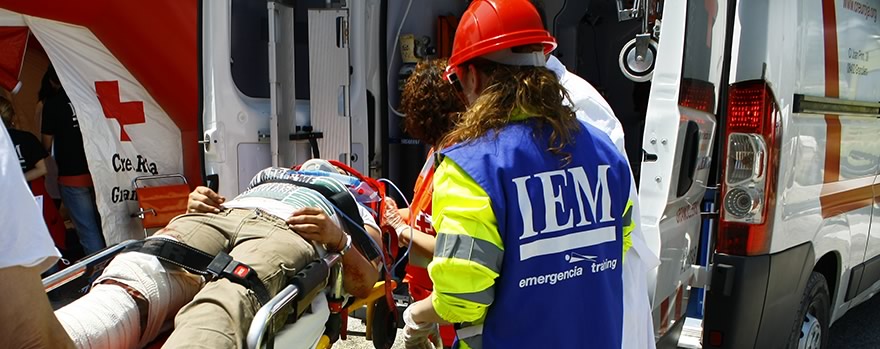 Transporte del enfermo crítico: terrestre, marítimo y del motor